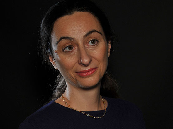 //www.valerie-charolles.fr/wp-content/uploads/2017/12/portrait3.jpg